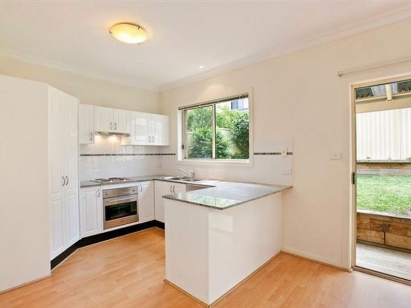 9 Hastings Avenue, Chifley NSW 2036