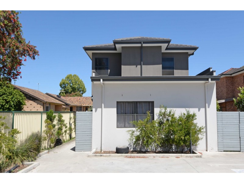 2/3 Loch Street, Campsie NSW 2194