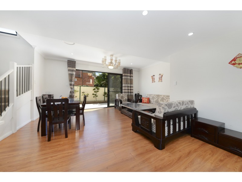 2/3 Loch Street, Campsie NSW 2194