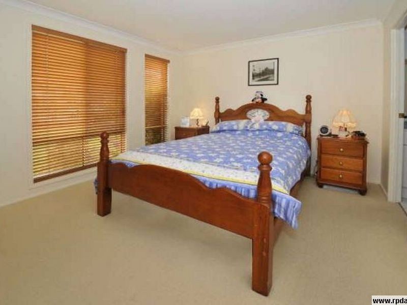 35 Eyre Street, Chifley NSW 2036