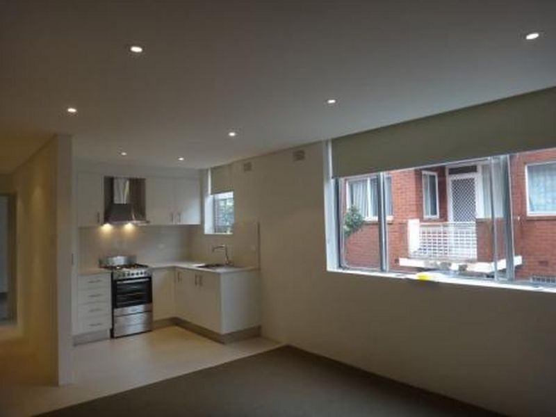 2/11 Mascot Drive, Eastlakes NSW 2018