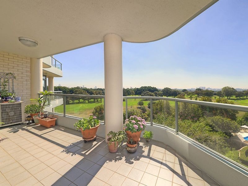 702/95 Brompton Rd, Kensington NSW 2033