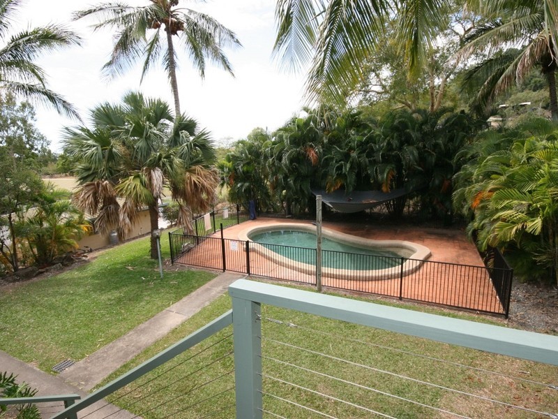 18/6 St Martins Lane, Cannonvale QLD 4802