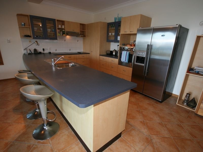 35 Harbour Avenue, Shute Harbour QLD 4802