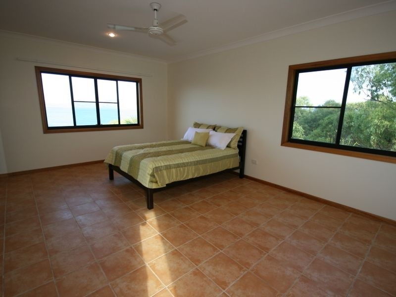 35 Harbour Avenue, Shute Harbour QLD 4802