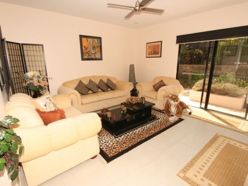 5 Whitehaven Crescent, Cannonvale QLD 4802