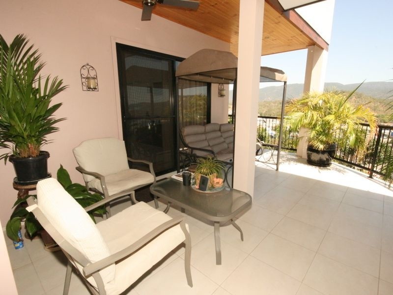 5 Whitehaven Crescent, Cannonvale QLD 4802