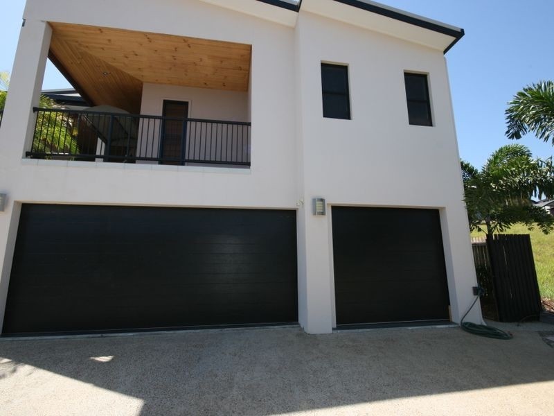 5 Whitehaven Crescent, Cannonvale QLD 4802