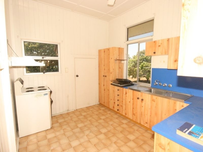 9 Chapman Street, Proserpine QLD 4800