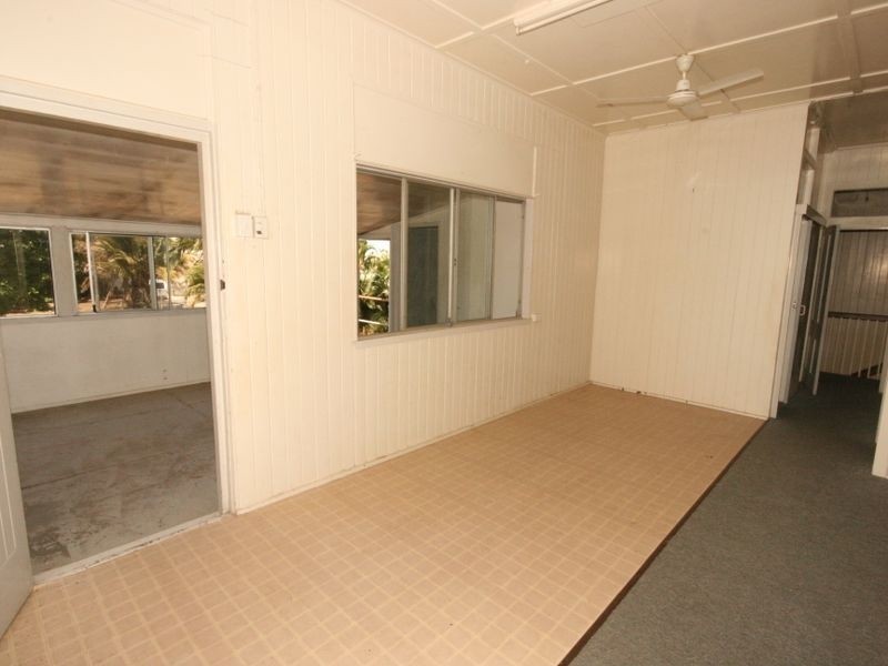 9 Chapman Street, Proserpine QLD 4800