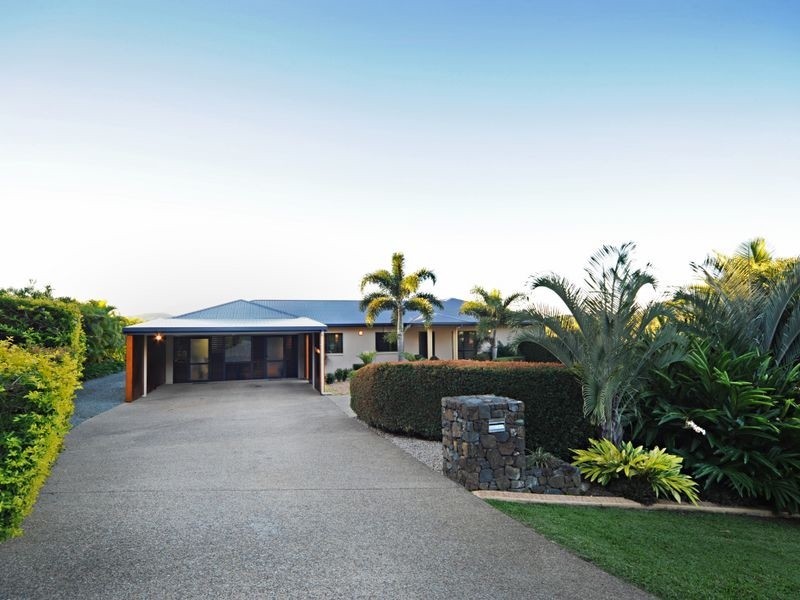 10 Pepperberry Lane, Cannonvale QLD 4802