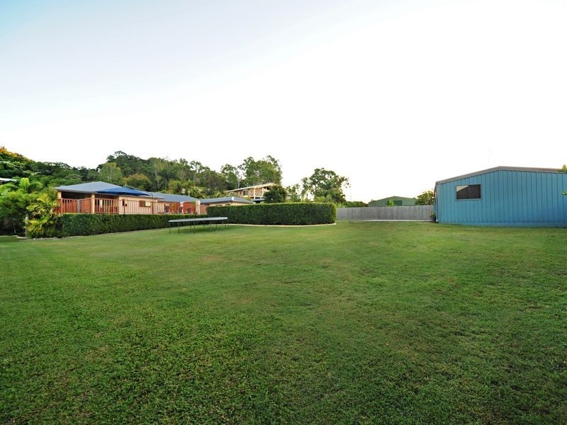 10 Pepperberry Lane, Cannonvale QLD 4802