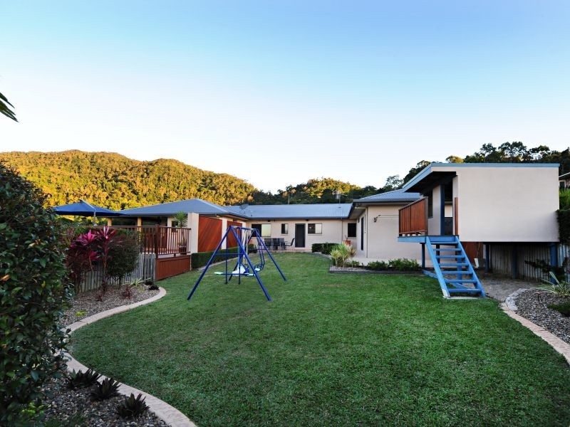 10 Pepperberry Lane, Cannonvale QLD 4802