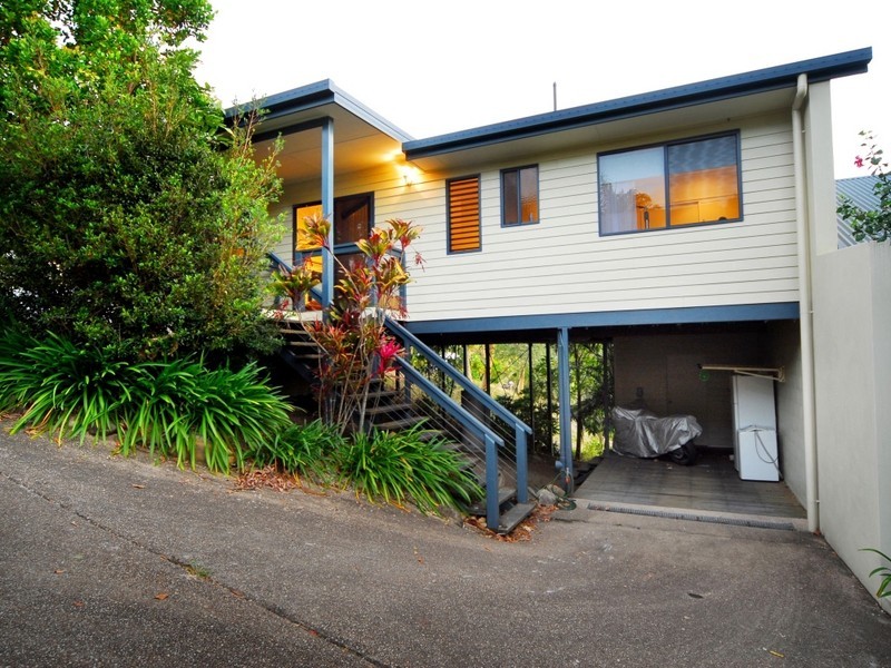 1/6 Border Drive, Cannonvale QLD 4802