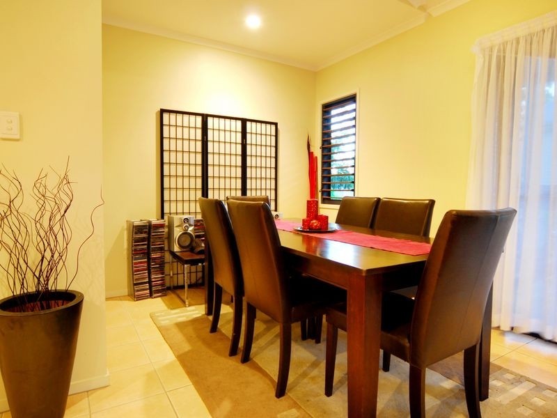 1/6 Border Drive, Cannonvale QLD 4802