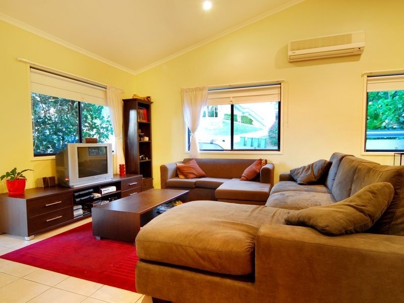 1/6 Border Drive, Cannonvale QLD 4802