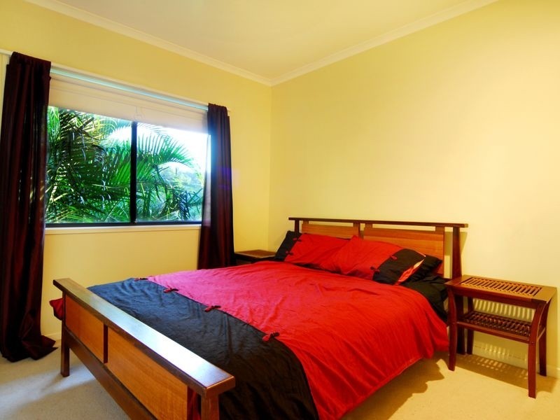 1/6 Border Drive, Cannonvale QLD 4802