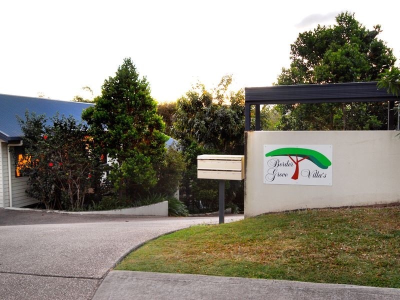 1/6 Border Drive, Cannonvale QLD 4802