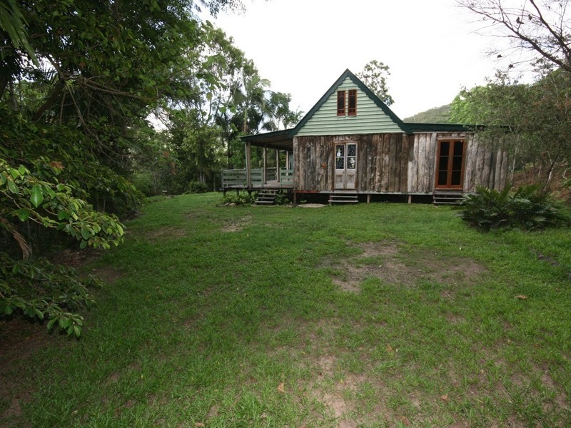 128 De Boni Road, Cannon Valley QLD 4800