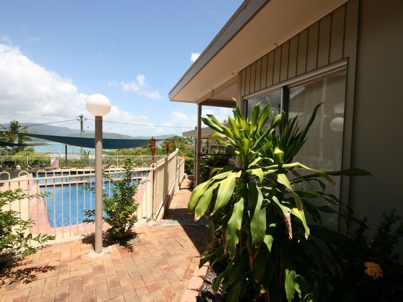 3/22-24 Airlie Crescent, Airlie Beach QLD 4802
