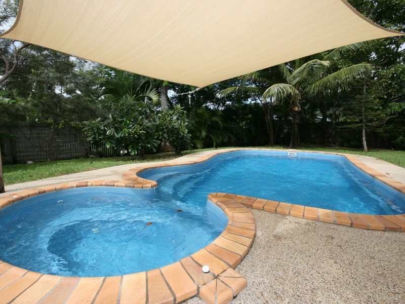 15 Grace Avenue, Cannonvale QLD 4802