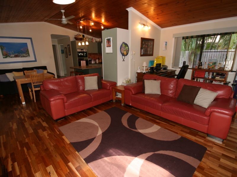 15 Grace Avenue, Cannonvale QLD 4802