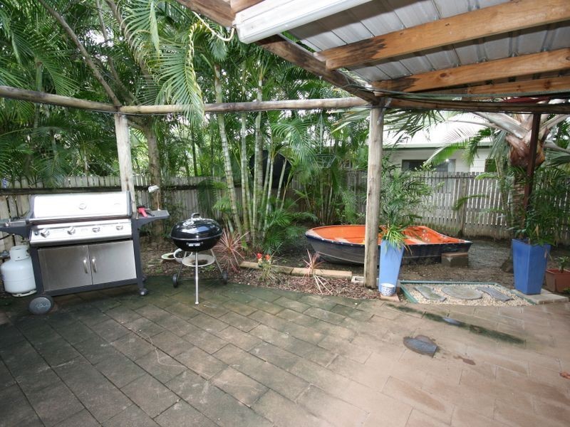 15 Grace Avenue, Cannonvale QLD 4802