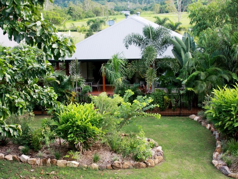 61 Abell Road, Cannonvale QLD 4802