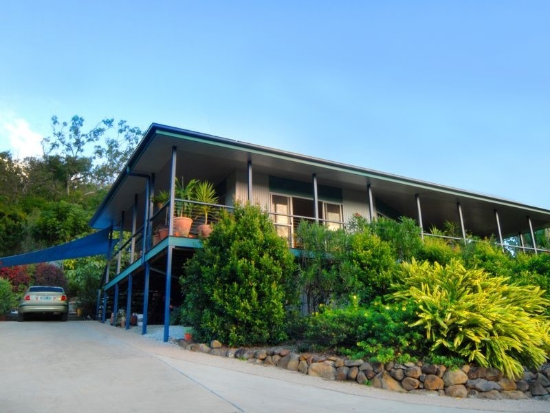 24 Pringle Road, Cannonvale QLD 4802