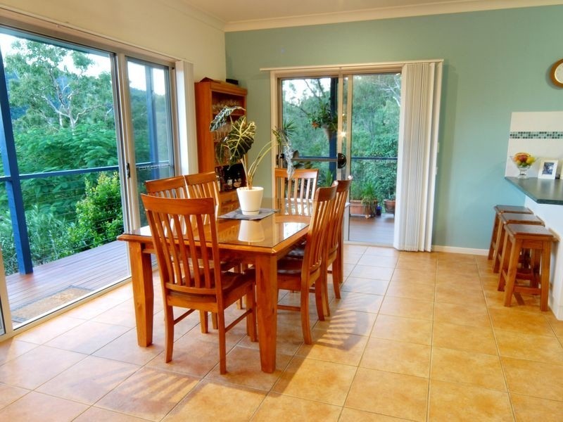 24 Pringle Road, Cannonvale QLD 4802