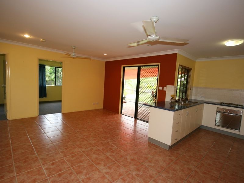 9 Shelley Close, Cannonvale QLD 4802