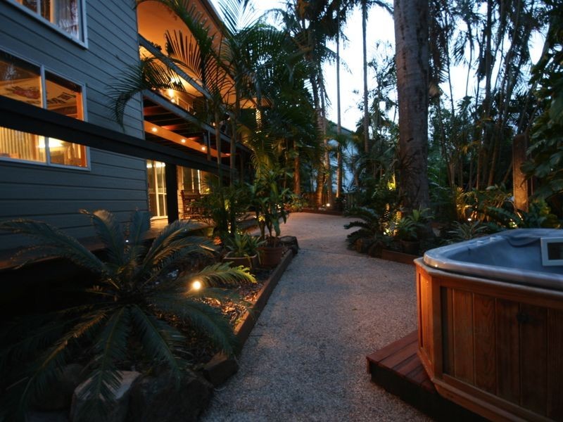 15 Barnes Place, Cannonvale QLD 4802