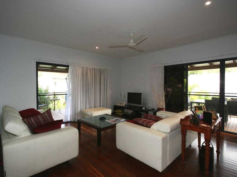 2/7 Border Drive, Cannonvale QLD 4802