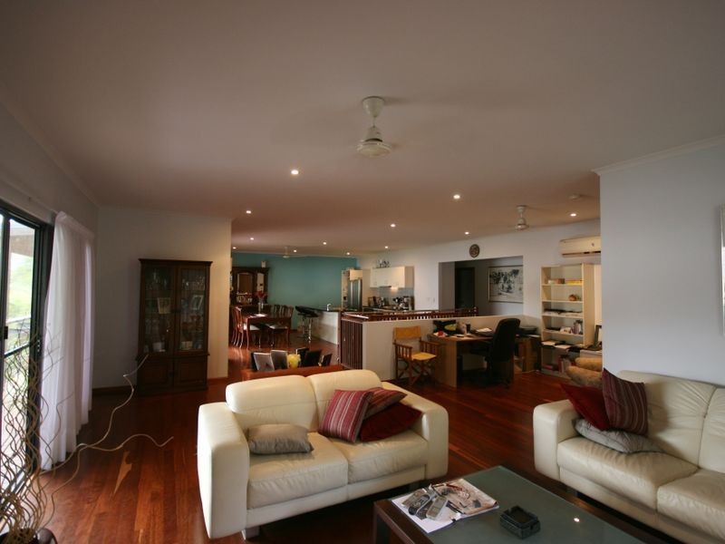 2/7 Border Drive, Cannonvale QLD 4802