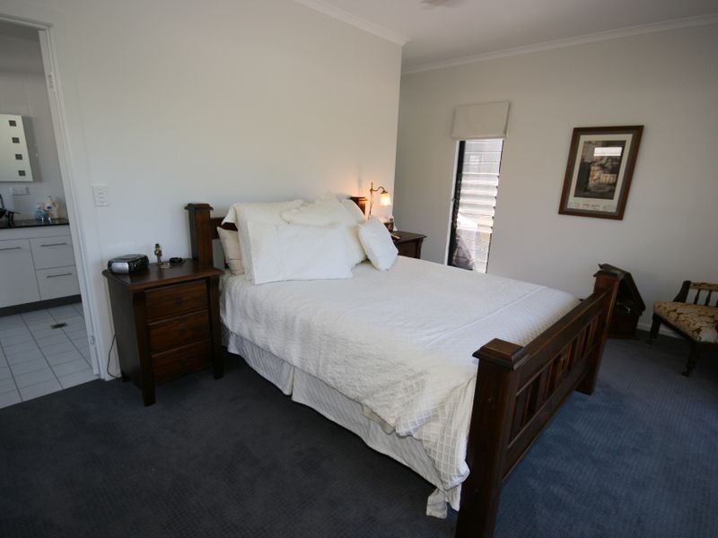 21 Armada Crescent, Jubilee Pocket QLD 4802