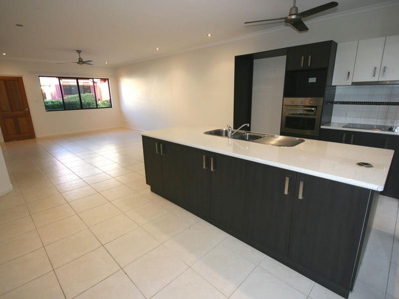 18/25 Abell Road, Cannonvale QLD 4802