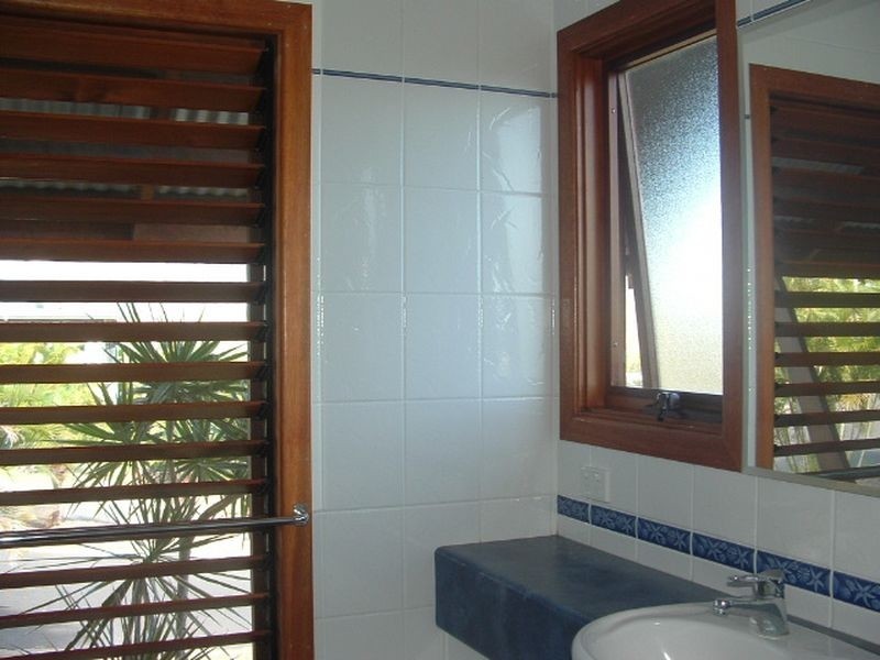 2 Daydream Court, Cannonvale QLD 4802