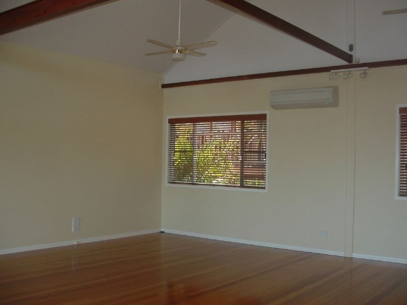 2 Daydream Court, Cannonvale QLD 4802