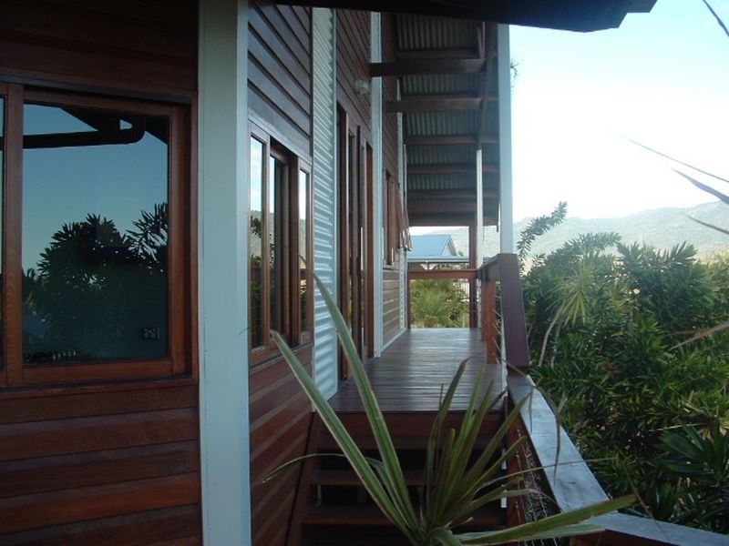 2 Daydream Court, Cannonvale QLD 4802