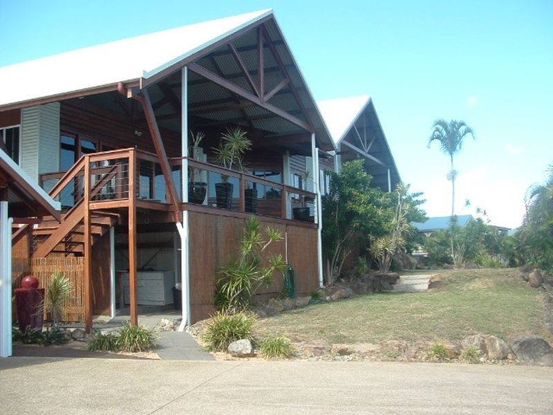 2 Daydream Court, Cannonvale QLD 4802