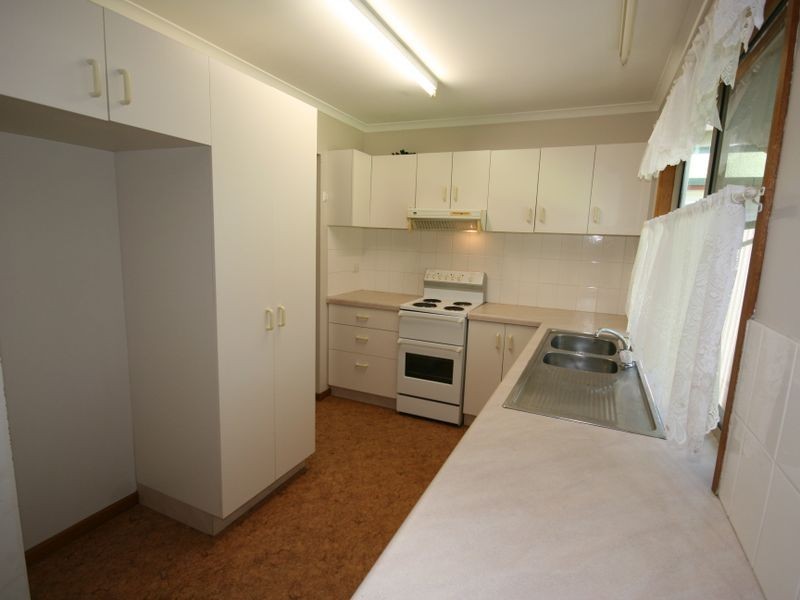 7 Grace Avenue, Cannonvale QLD 4802