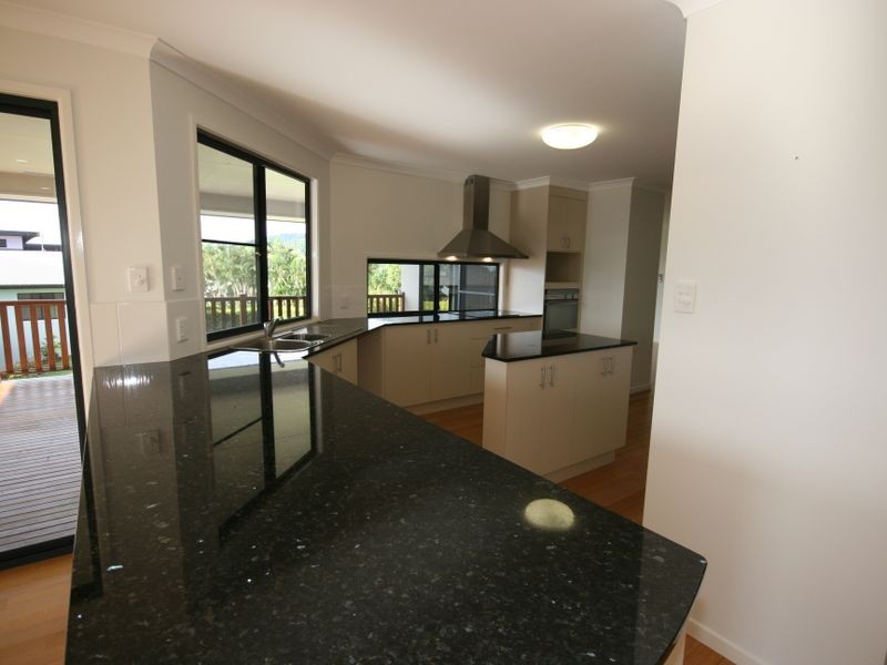 3/14 Hamilton Avenue, Cannonvale QLD 4802