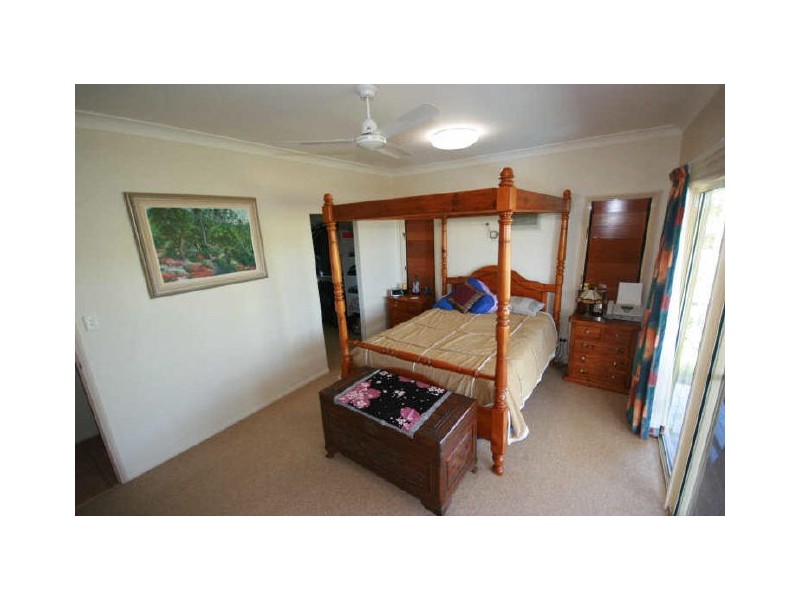 8 William Close, Cannonvale QLD 4802