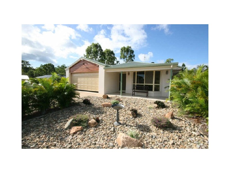 23 Valley Drive, Cannonvale QLD 4802