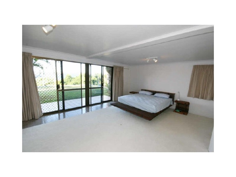 10 Passage Avenue, Shute Harbour QLD 4802