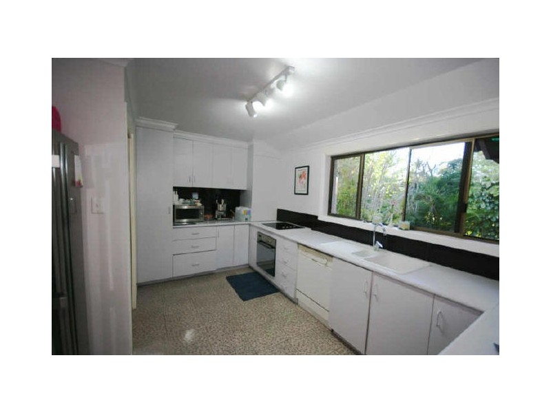 10 Passage Avenue, Shute Harbour QLD 4802