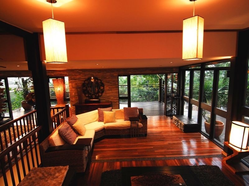 42 Ridge View Road, Cannonvale QLD 4802