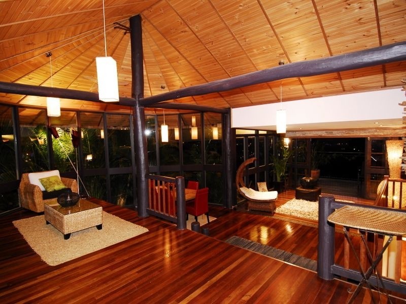 42 Ridge View Road, Cannonvale QLD 4802