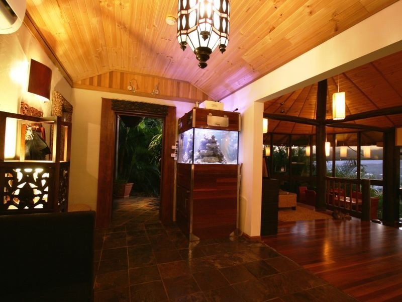 42 Ridge View Road, Cannonvale QLD 4802