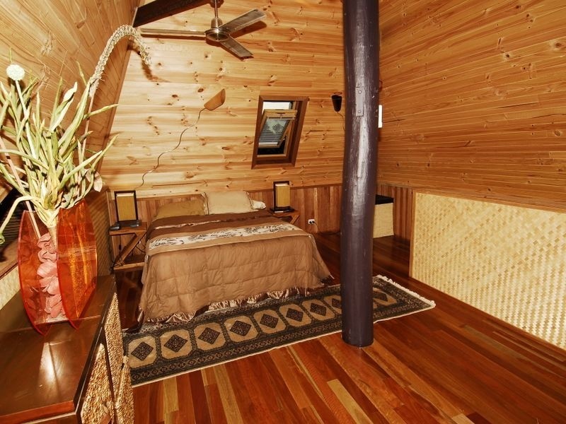 42 Ridge View Road, Cannonvale QLD 4802